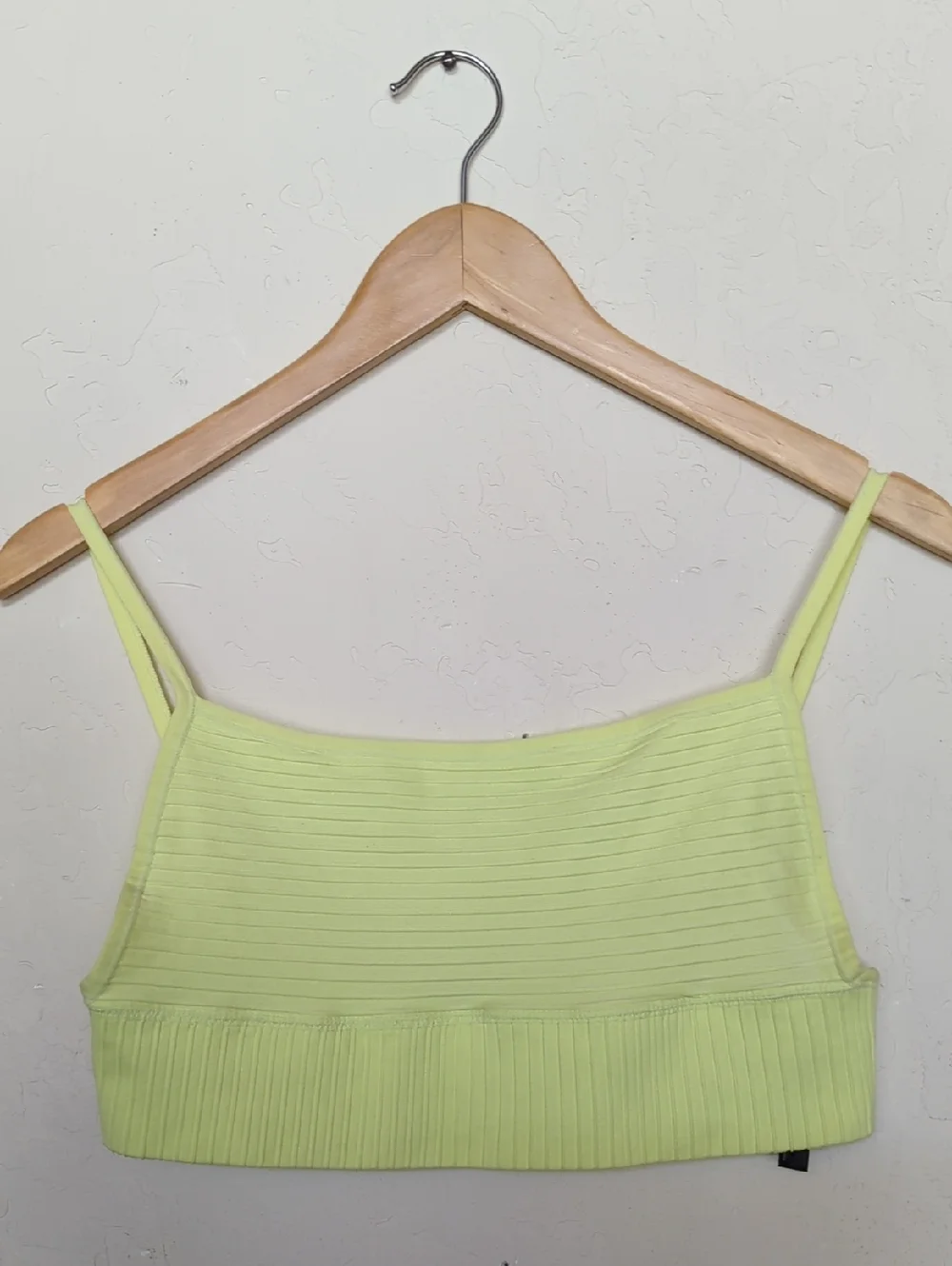 LIKE NEW UO Yellow Out From Under Bella Square Neck Seamless Bralette Size XL